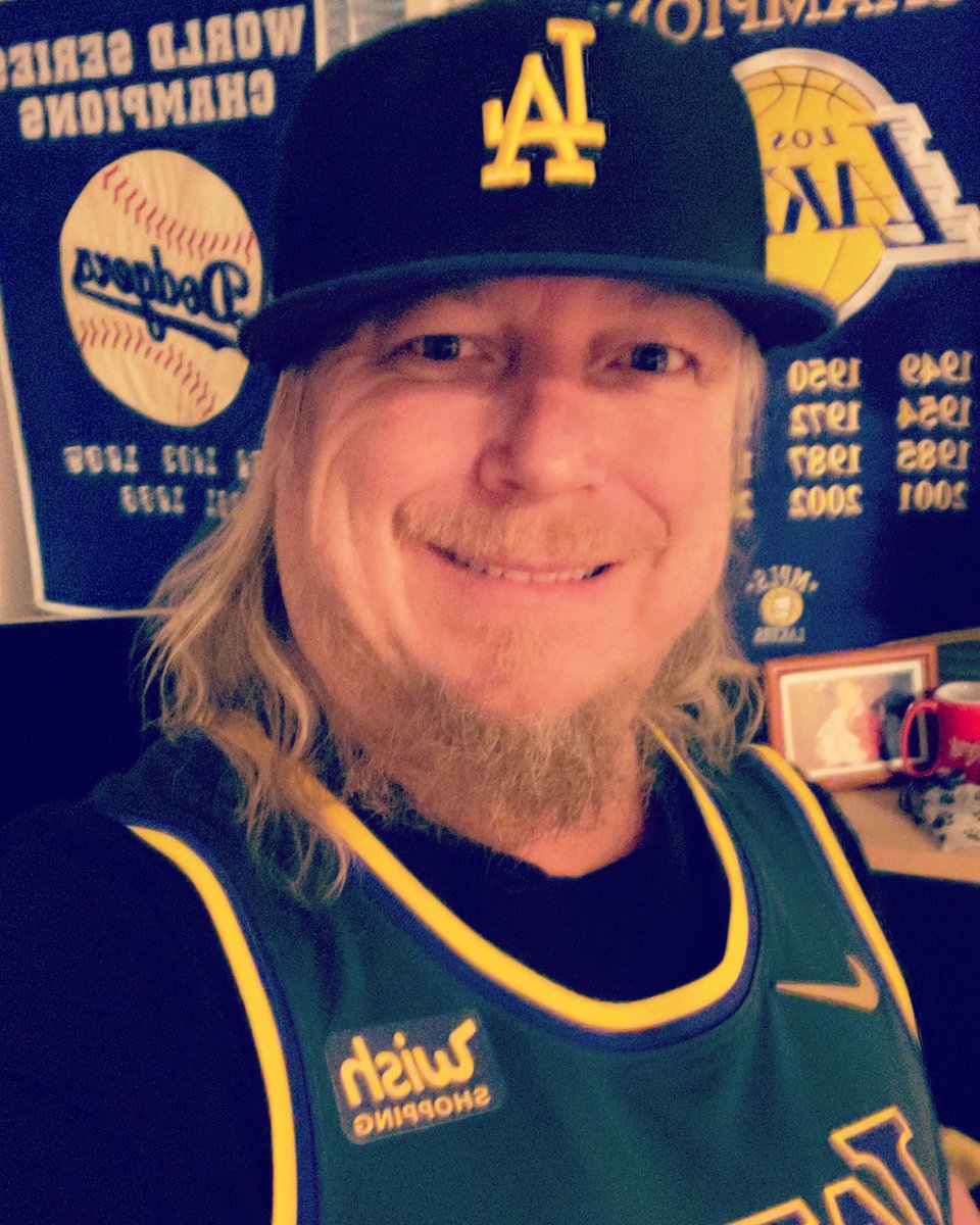 Masde818's tweet photo. #LADay today is the day the #lakers open the season and the #dodgers come home down 2-0 in the NLCS. https://t.co/U5wdiNh6I3