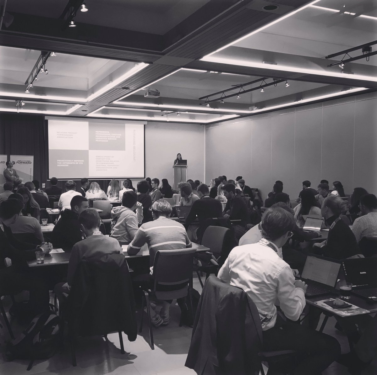 YoungFORWARDBe's tweet photo. Young Logistics Challenge: 19 teams - 100 participants - 20 coaches #YoungForward #Sustainability #YoungLogisticsChallenge #TransportLogisticsAntwerpen https://t.co/PEgOevVJdV