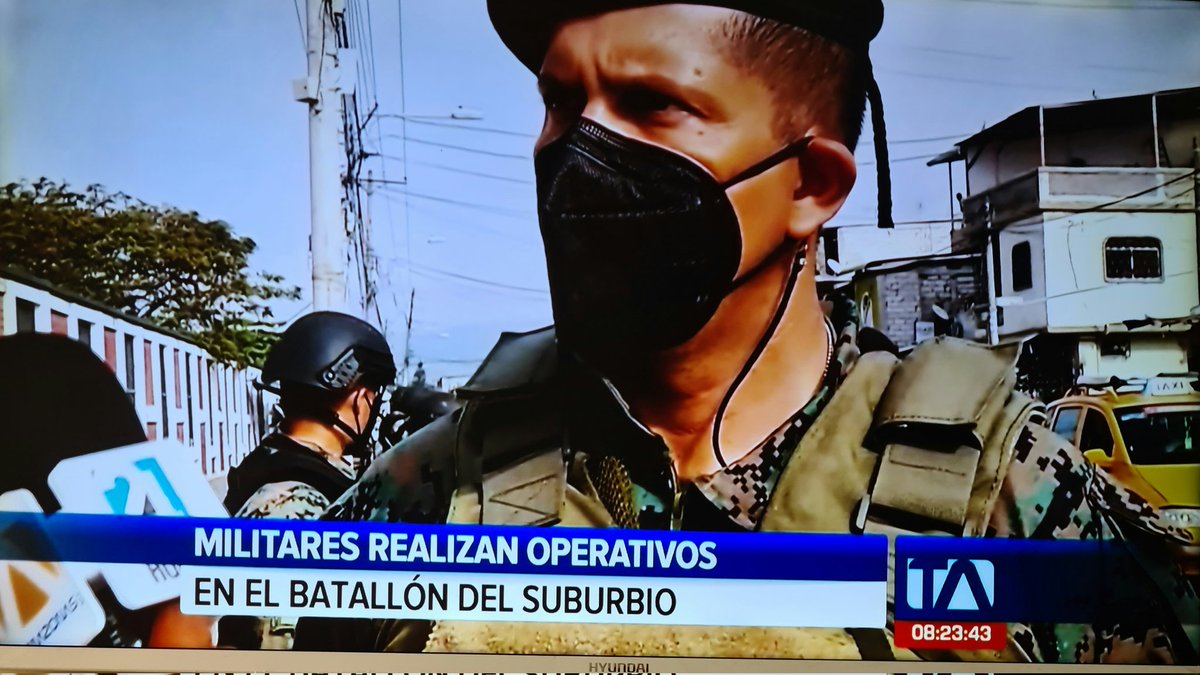 ¡¡¡YA ESTÁN LOS MILITARES EN LAS CALLES EN GUAYAQUIL!!! Tú que crees que está mal esa medida, que todo critica, para de sufrir y mejor pasa la voz para que los pillos se enteren.