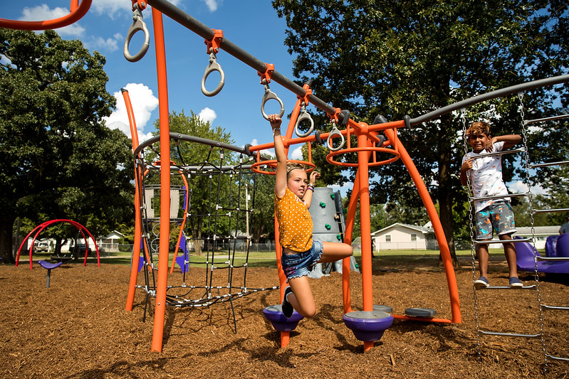 CunninghamRec's tweet photo. Obstacle Course Fun at its Finest. Obstacle course activities are a fun way to keep the entire family fit. #outdoorfitness #parks #schools #playgrounds #ParksandRecreation #GameTime #ObstacleCourseActivities #challengecourse https://t.co/StGUJVE9ku https://t.co/fR9RBmus2l