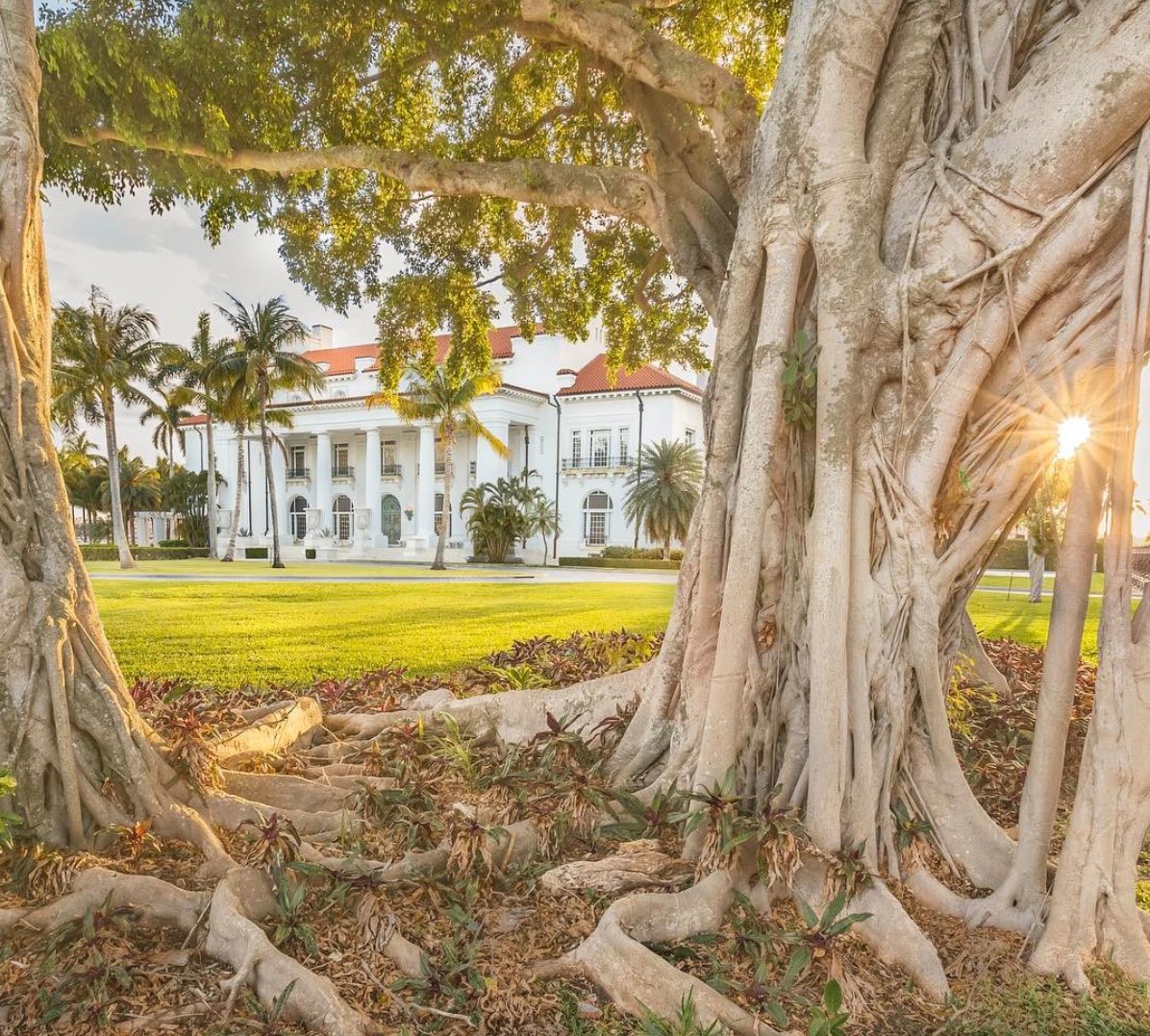 Do you know how many antique clocks in Whitehall of the Flagler Museum are still running today?

Share with us your view by visiting l8r.it/DuPP
Photo Credit: Kevin_Riccardi

#route1views #henrymorrisonflaglermuseum #florida #travel #history #palmbeach #sunrays