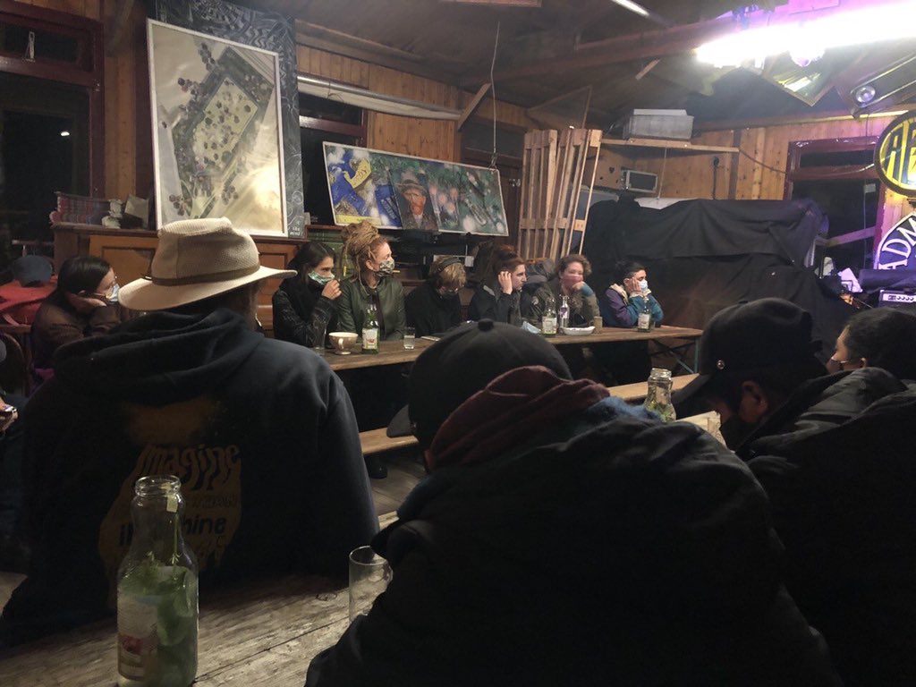 GiraHolanda's tweet photo. The compas visited and had discussions around struggles of autonomous spaces and creative activities. They then had dinner with Surplus Kitchen, which is a collective of activists acting around the theme of food waste in the city of Amsterdam.

#LaGiraZapatistaVa https://t.co/03Igh7OPBG