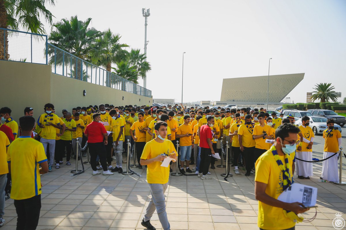 AlNassrFC's tweet photo. ⏱️ | 4:45
جماهيرنـا العظيمة بدأت الحضور 🤩

📍 | #ساحة_النصر " استاد " #مرسول_بارك " https://t.co/u0TgDeD4AD
