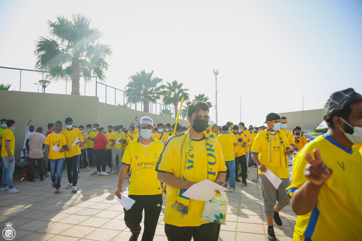 AlNassrFC's tweet photo. ⏱️ | 4:45
جماهيرنـا العظيمة بدأت الحضور 🤩

📍 | #ساحة_النصر " استاد " #مرسول_بارك " https://t.co/u0TgDeD4AD