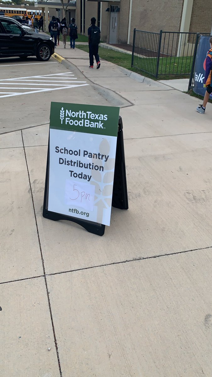 Mills16Ralph's tweet photo. Good morning Garland, come by 700 Birchwood Dr. 75043 O’Banion Middle School today! @JenGarciaOMS @sherese_nix @PeralesIda @OBanion_Bisons https://t.co/Anzc9m8zPx