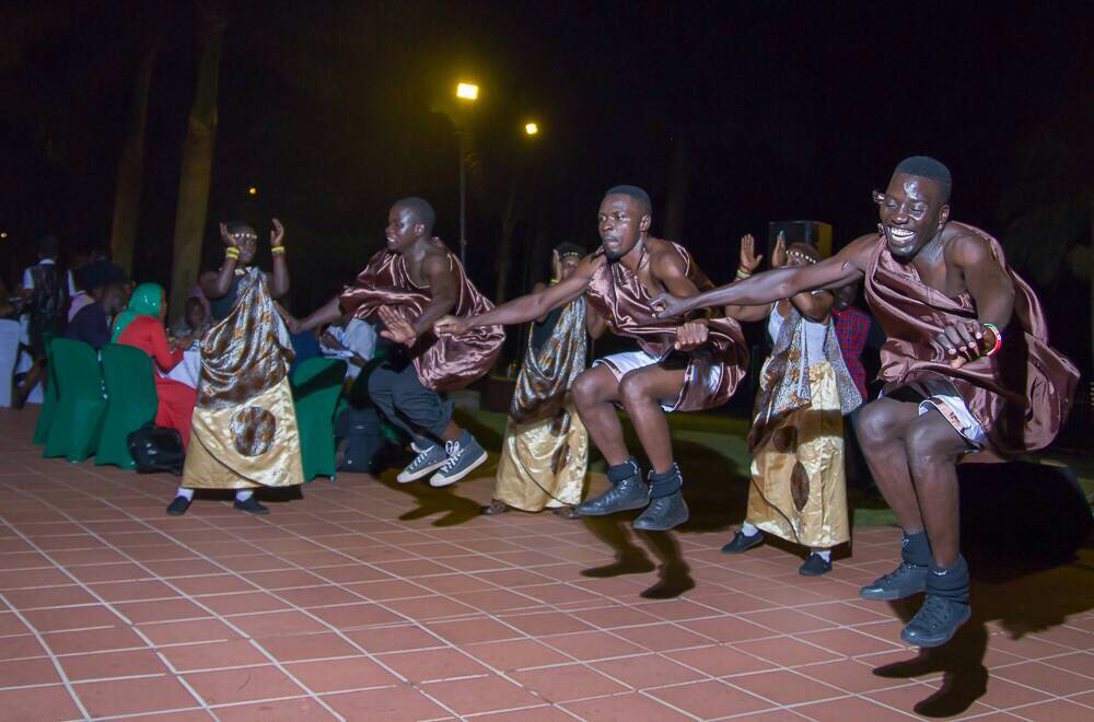 EDXTravel's tweet photo. #EntertainmentUG
Ekizino dance
This is the traditional dance of the Bakiga people from the southwestern part of Uganda known as Kigezi.
They are known for being tirelessly hardworking agriculturalists capable of working from morning to evening.

📸 @HouseOfTalentEA 
#VisitUganda https://t.co/EuQeJp8FVk