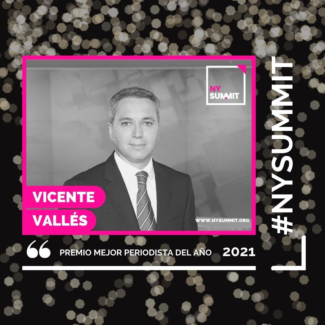 NewYorkSummit's tweet photo. 🎤 Con más de 30 años de excelencia profesional, @VicenteVallesTV recogerá el galardón a Mejor #Periodista del Año
👉 Todo listo para la espectacular gala #NewYorkSummit2021, que será el 19 de noviembre en #Marbella
➡️ https://t.co/h2DjJfe3SJ
#nysummit #VicenteValles #Gala https://t.co/XQ0AMu2ZET