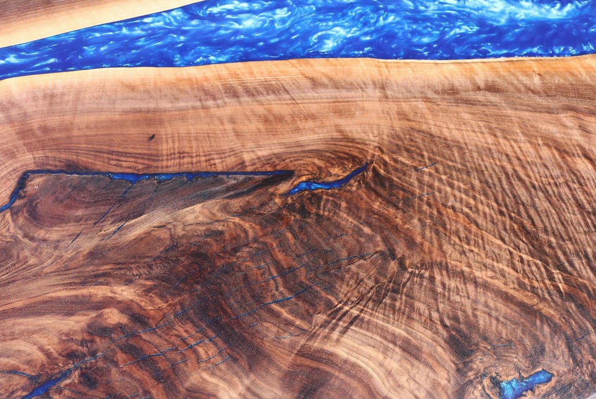 MakeForLife's tweet image. Check out my latest project… 7’ black walnut river table on matte black powder coated steel legs 😍😍