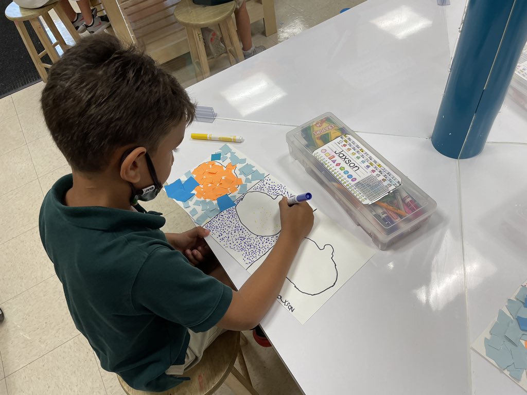 PineCrestArts's tweet image. #PCK are learning about complementary colors by making mixed media pumpkins! Paper tearing, pointillism, and oil pastels are their tools of choice. #PCVisualArts