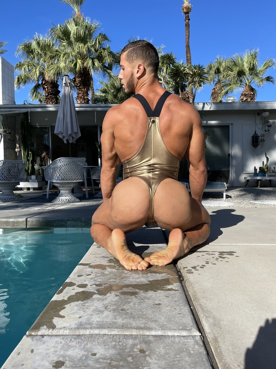 Retweet if I’m your favorite muscle pussy https://onlyfans.com/johnbronco87...