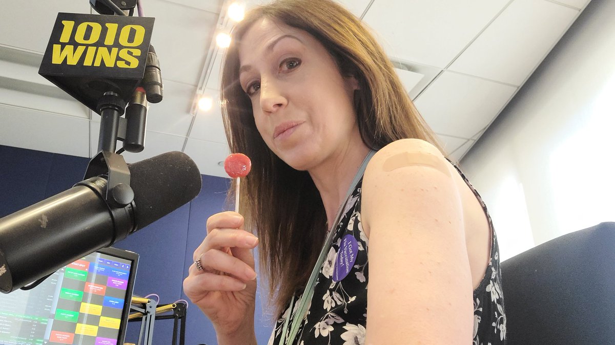 susanrichard's tweet photo. #FluShot! Thanks @Audacy and for my watermelon #lollipop too! @AudacyCorp @1010WINS #audacy #1010WINS #imnotgettingsick https://t.co/LacZrGSY6L