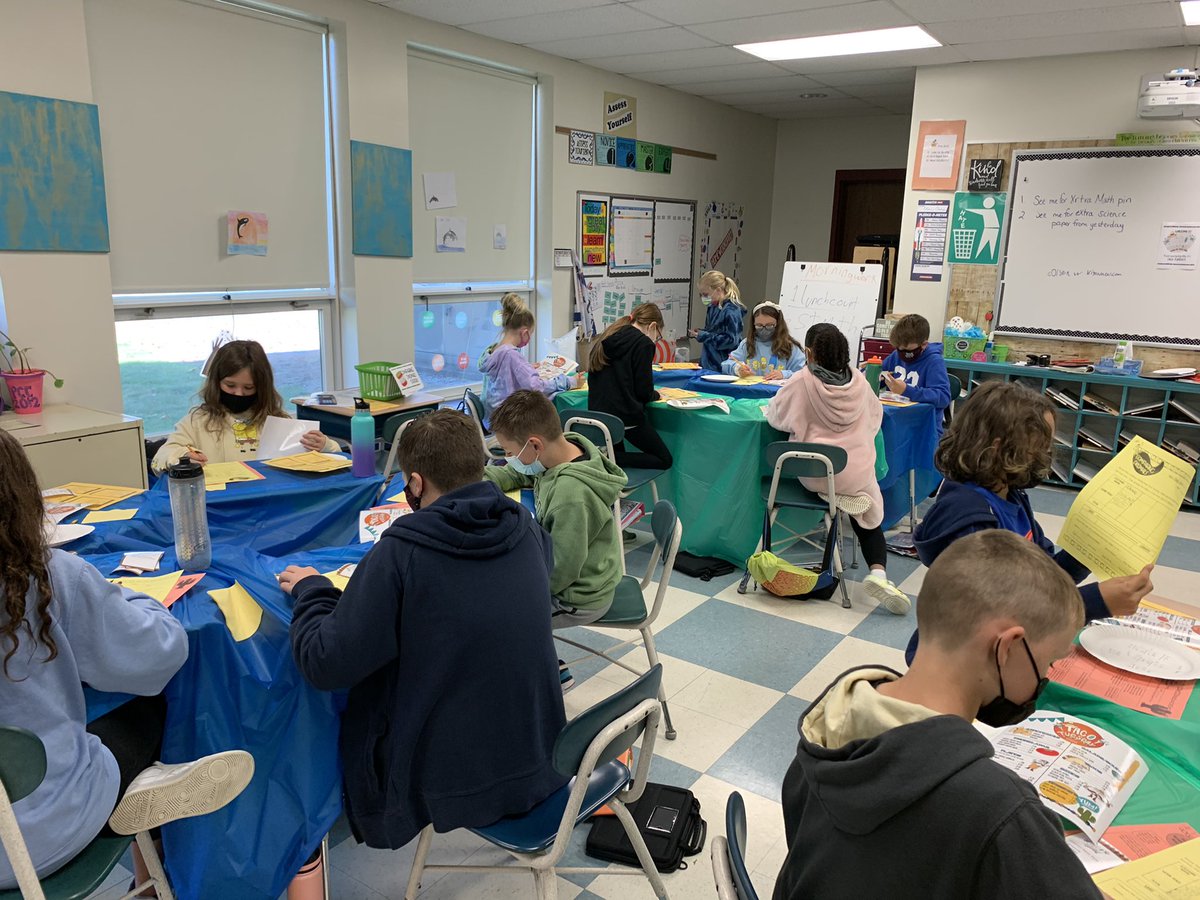 colsenroom7's tweet photo. Taco Tuesday in room 7! Using our decimals in our restaurant today.  #howardrocks #wbwildcats #decimalfun https://t.co/rqWFXS3l93