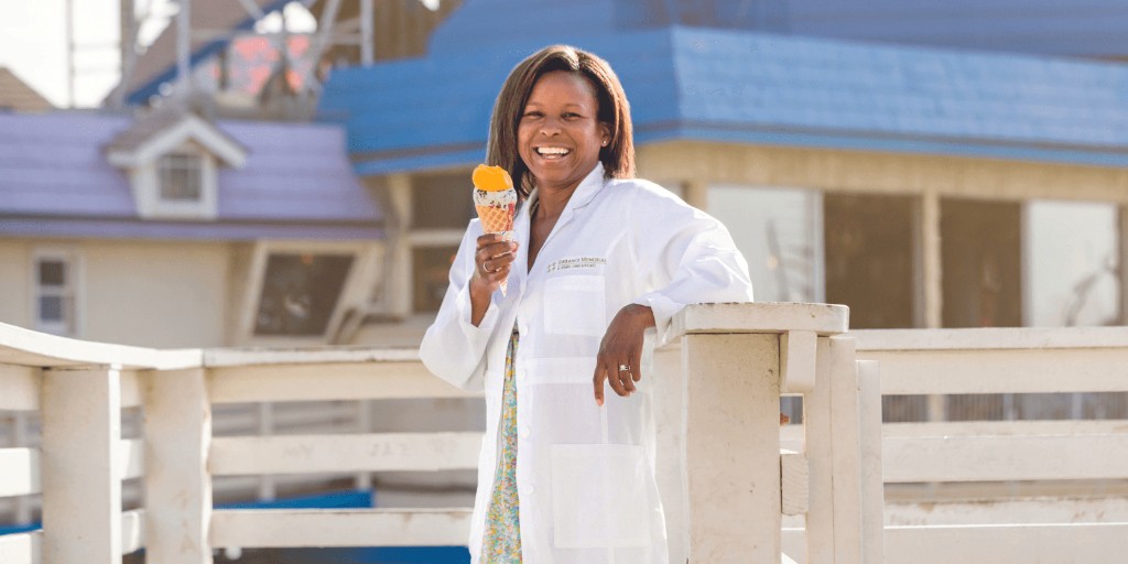TMHealthSystem's tweet photo. Rashaan Ali-Jones, MD, head of the general surgery department and co-director of the Hunt Cancer Institute breast surgery program, carries jumbo-sized responsibilities at Torrance Memorial. #MDLocal #BreastCancerAwarenessMonth https://t.co/k5F47LJWzu https://t.co/CeVsVbrwi8