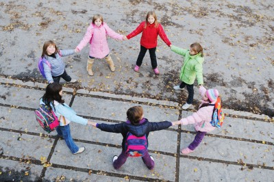 educacyl's tweet photo. La Junta flexibiliza el protocolo educativo y ya no será necesario zonificar los patios.

https://t.co/hj96aCNrsQ https://t.co/icB9KGKF8I