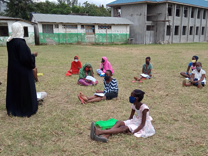 edtvoice's tweet photo. The #nonstatesector provides the only meaningful #education option for many of the world's poorest children, but it has been heavily impacted by #COVID19. Find out how - and what can be done - in our latest report with @GSF_talks https://t.co/Mi630FU4yd https://t.co/2HyZdAlWS0