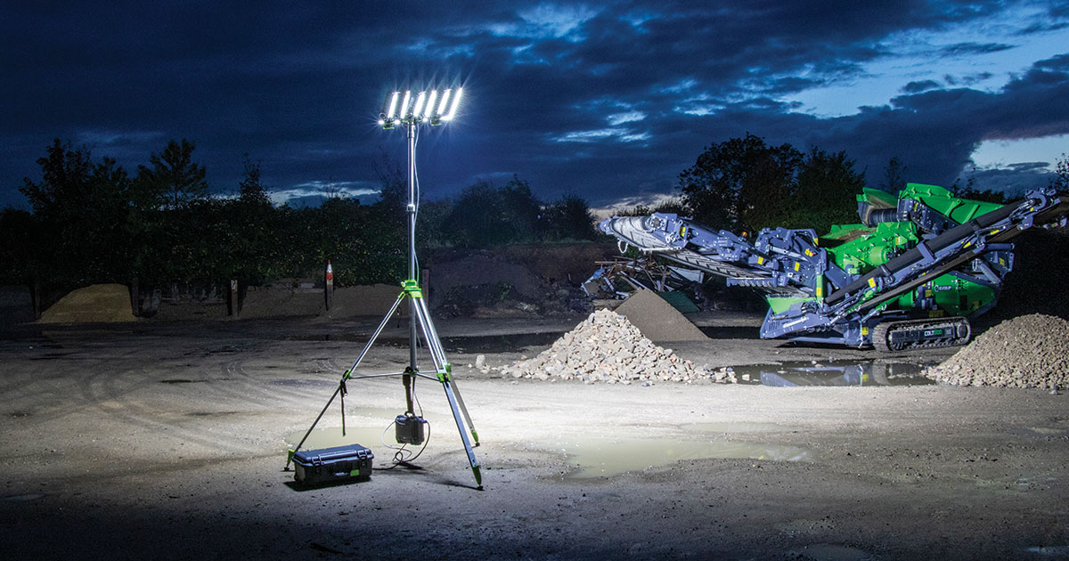 Ritelitesystems's tweet image. The K45-LITE provides class leading illumination of work sites, emergency &amp;amp; rescue tasks from a lightweight and highly mobile tripod lighting solution. Find out more ow.ly/RI5k50GtE1q
#ritelite #sitelighting #constructionlights #rescue #floodlight