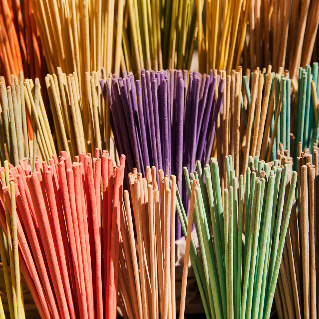 BAFreely's tweet image. What are some of your writing rituals? When I get to ready to do some serious work, I light some incense, turn on the desk lamp, and queue up my playlist.

#InstaWrimo #writingritual #writing #writingcommunity #writerslife