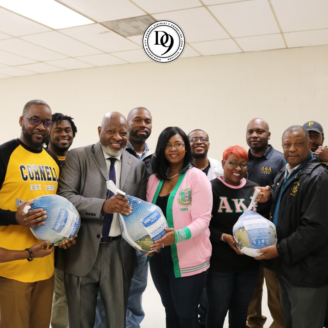 Dist9Birmingham's tweet photo. I partnered with the brothers of the @mu Psi Lambda Chapter of Alpha Phi Alpha Fraternity, Incorporated, along with the @Upsilon Eta Omega Chapter of Alpha Kappa Alpha Sorority Incorporated for the 7th Annual Turkey Giveaway. 

#D9 #District9 https://t.co/4HjEJ7geHc