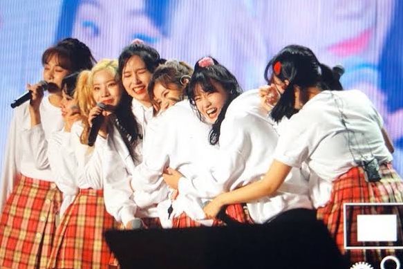 sharonysus's tweet photo. My forever favorit OT9 pics. I LOVE YOU ALWAYS AND FOREVER
#ONE_IN_6_MILLION
#트와이스와의_매순간이_눈부셔
#TWICEComesBeforeONCE
@JYPETWICE https://t.co/m2Xu4amsyg