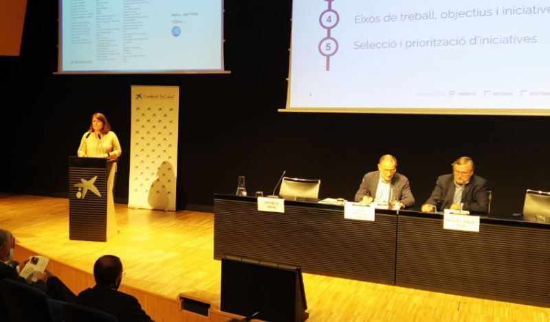 aiguesbcnclient's tweet photo. 🗨️ "L’ecofactoria resulta de l’aplicació dels principis de sostenibilitat i els criteris de l’economia circular a l' operació, disseny i gestió de les EDARs"

🗣️ @angelsvidal , directora d’Ecofactories a #congresaigua2021 https://t.co/nLHNw8sr8f