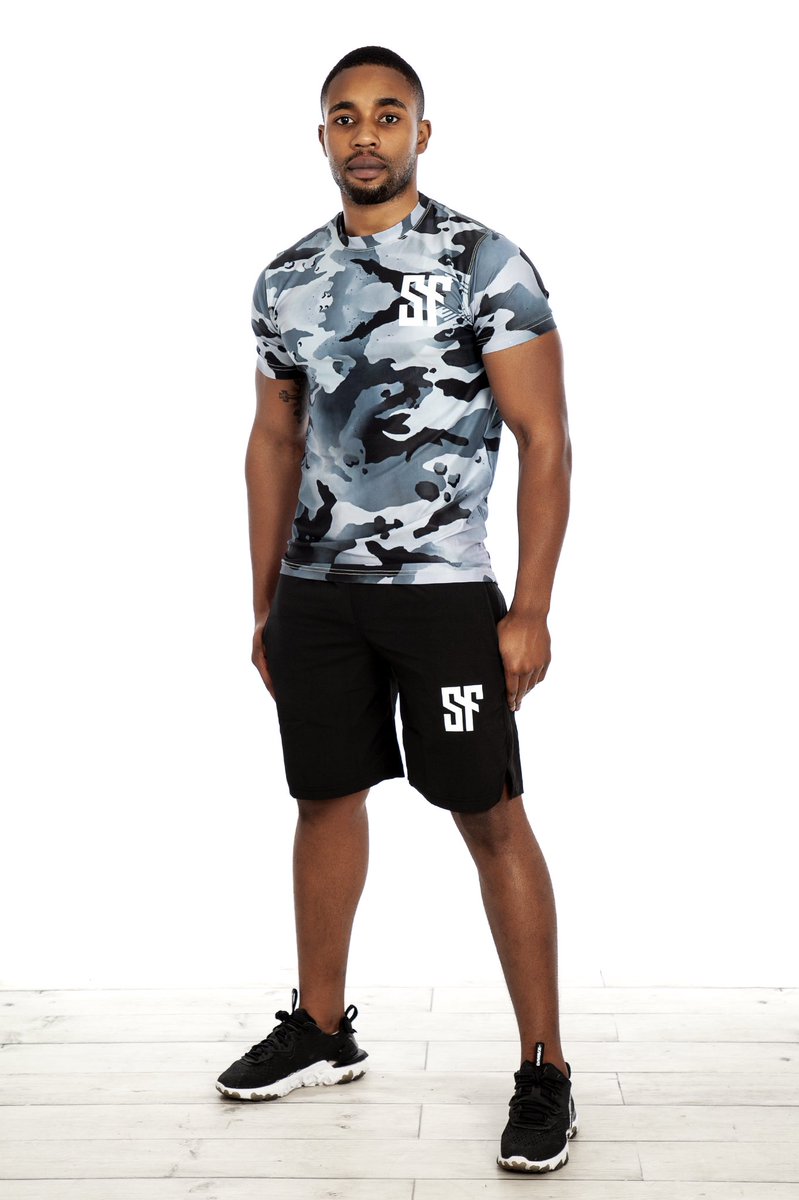 It costs €0.00 to retweet to help me grow