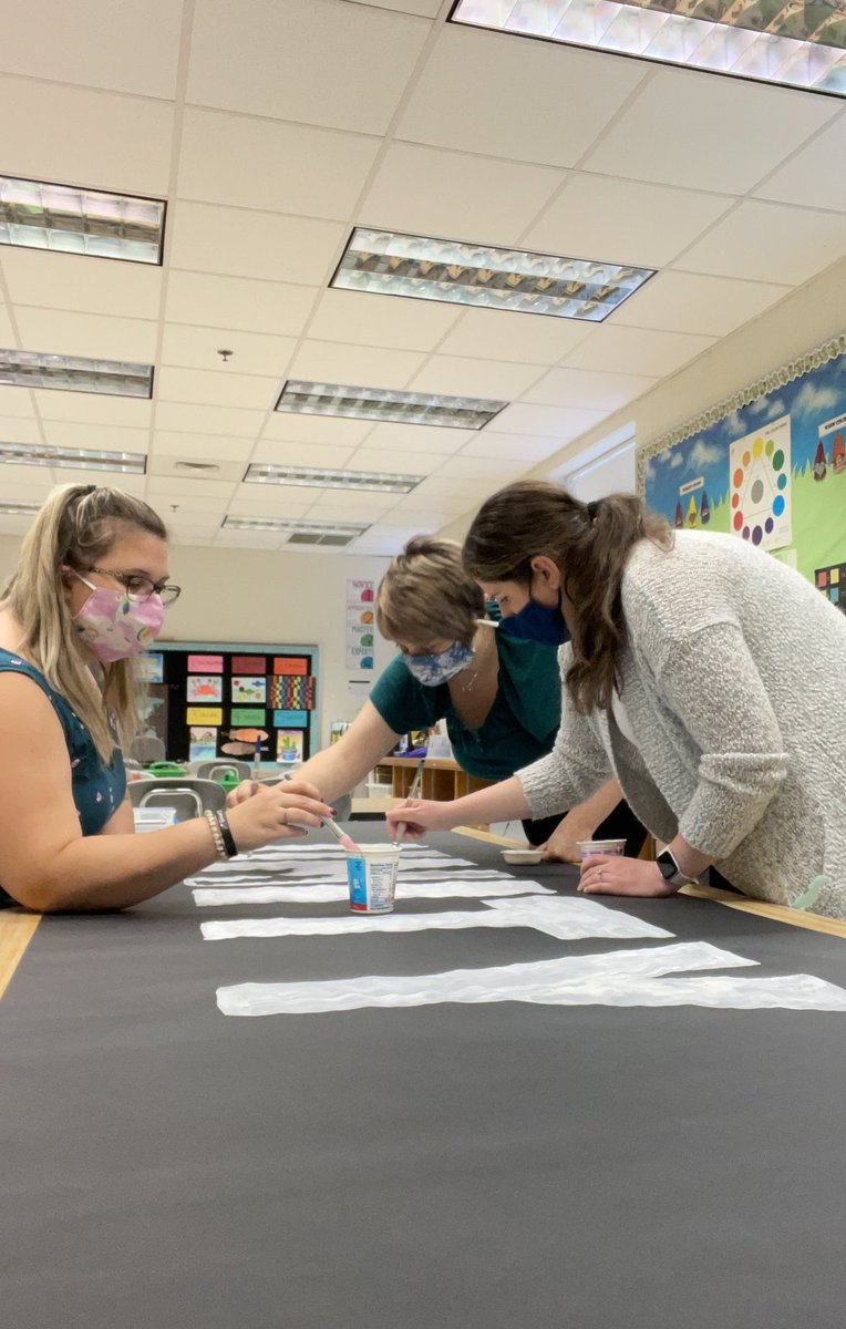 Mrs. McCauley tweet media