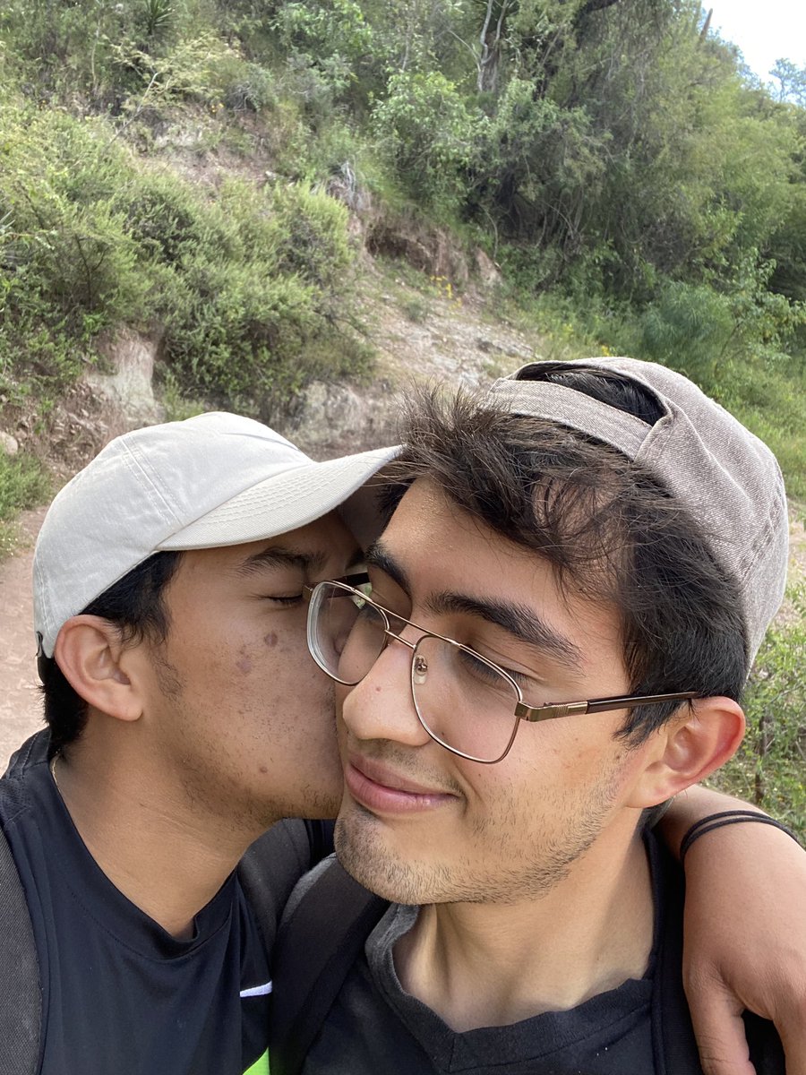 djputita's tweet photo. viva el amor vivan las jotos https://t.co/egUJrubIGB