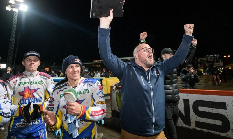 DagensVimmerby's tweet photo. UPPGIFTER: DACKELEDAREN TAR ÖVER ANRIKA KLUBBEN https://t.co/kC99C5ulHQ #SPEEDWAY https://t.co/BI84NmL3T5