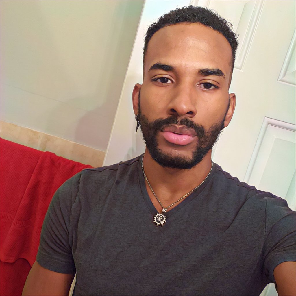10000sharingan's tweet photo. Felt cute, will not be deleting later. 👁👄👁📷🧔🏾 #selfie #meninbeards #feltcutemightdeletelater #albanypark #chicago #gaychicago #gay #curlyhair #gaytwitter https://t.co/nx8SWYQPMA