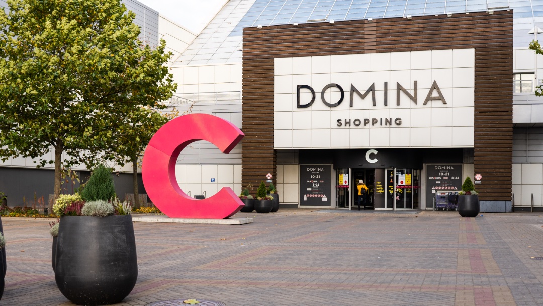DominaShopping's tweet photo. Vakcinēties iespējams arī pie mums!
@MFDLV vakcinācijas punkts atrodas Dominas C skvēra labajā pusē, vakcinēties iespējams pēc iepriekšēja pieraksta pa tālruni: 66155275. #DominaShopping #vakcīna https://t.co/V7jFbdWGCt