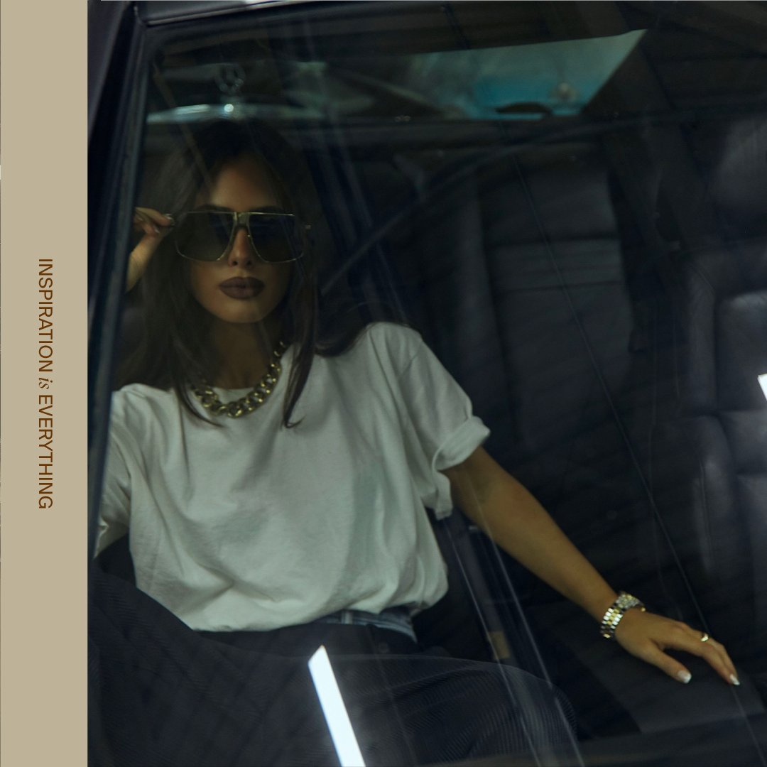 jbwwatches's tweet photo. Fast times with @julievigorito. The content creator and car buff took us along for a ride with her favorite vintage vehicles. 
📸 @theglasscamera
🚘 @autosportdesigns

Read more through the Directory by JBW: https://t.co/WcaDtdfjWN https://t.co/aN38VtHRZ3