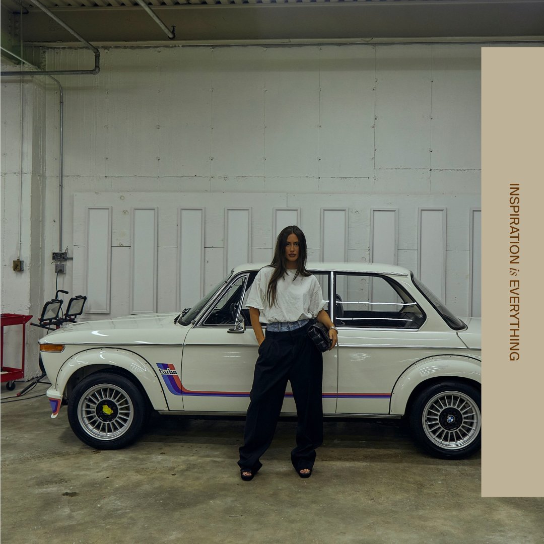 jbwwatches's tweet photo. Fast times with @julievigorito. The content creator and car buff took us along for a ride with her favorite vintage vehicles. 
📸 @theglasscamera
🚘 @autosportdesigns

Read more through the Directory by JBW: https://t.co/WcaDtdfjWN https://t.co/aN38VtHRZ3