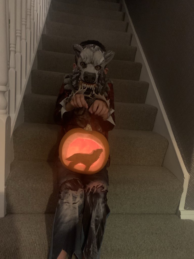 AliMackie4's tweet photo. Rory Mackie’s (c3) howling wolf pumpkin to match his Halloween outfit! @ArchibaldFirst #AFSpumpkin https://t.co/WXjAMO3kOJ