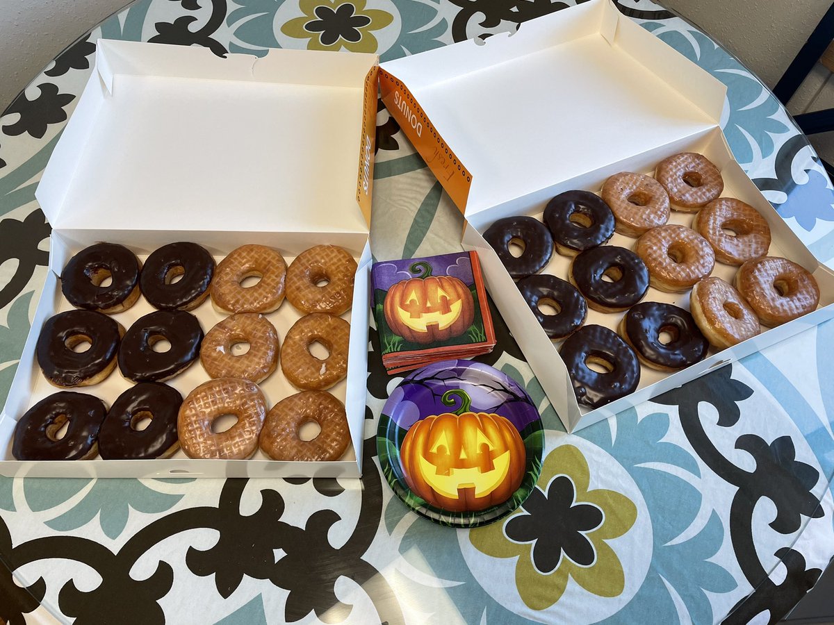 Monica Pilcher (@monica_pilcher) on Twitter photo 🚨DONUT ALERT🚨Just sent out a donut alert to our staff courtesy of <a href="/PrincipalEwing/">Steven Ewing</a> <a href="/stacie_burk/">Stacie Burk</a> <a href="/courtneygober/">Courtney Gober</a> Thank you so much for thinking of us! #PISDECCC #Donuts #StaffAppreciation 🚨DONUT ALERT🚨Just sent out a donut alert to our staff courtesy of <a href="/PrincipalEwing/">Steven Ewing</a> <a href="/stacie_burk/">Stacie Burk</a> <a href="/courtneygober/">Courtney Gober</a> Thank you so much for thinking of us! #PISDECCC #Donuts #StaffAppreciation