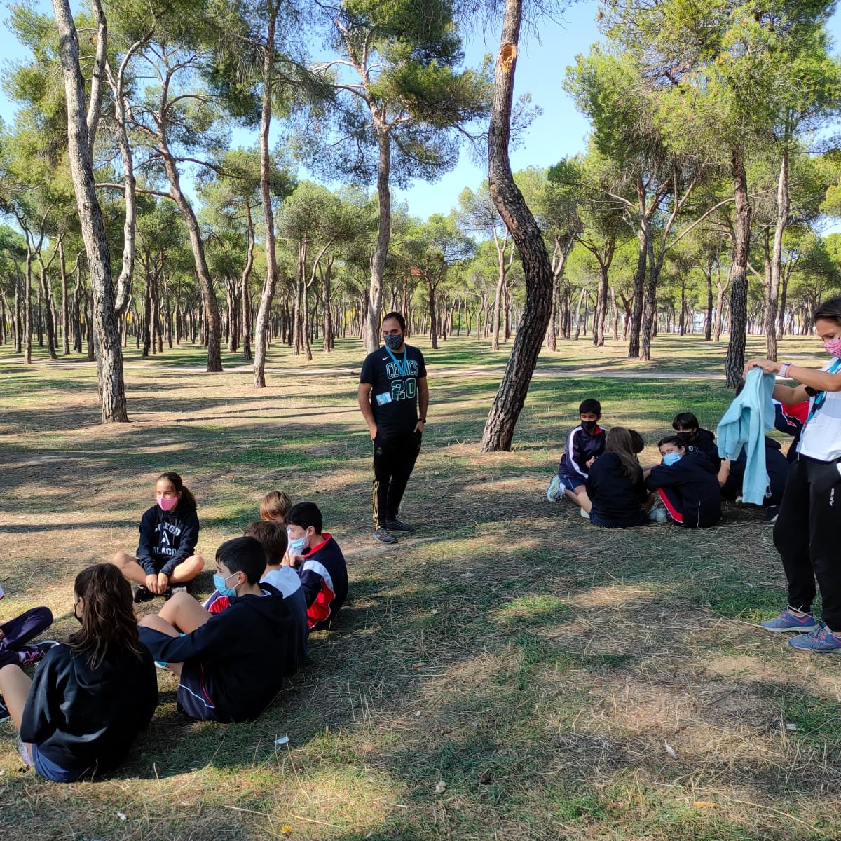 Abacolegio's tweet photo. 📢 Nuestros #AlumnosAyudantes de #EducaciónSecundaria se forman en mediación durante estos días junto a @policiademadrid dentro de nuestro #ProyectoConvive
+ ℹ️ https://t.co/PQcWOeQF1c
#educación #Colegio https://t.co/EYqvDS4Fe5
