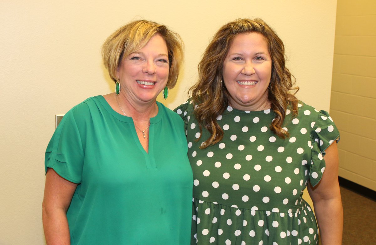 taylorducks's tweet photo. October is National Principal's Month! Please join us as we celebrate and say Thank you! to Naomi Pasemann Elementary's amazing principals for all they do to support students, teachers and families. #thankAPrincipal #thisistaylorisd https://t.co/zWIPee0myJ