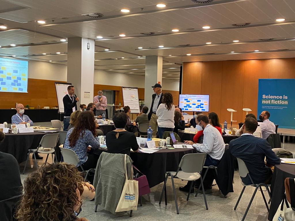 XartecSalut's tweet photo. Interesting first day seminar at “The Collider #TraintheTrainers21 LLP”, learning about #LeanLaunchPad methodology to validate business potential of technology transfer projects. #FEDERecerca
@UCBerkeley, @jeromesengel, @sgblank, @UCBerkeley, @Stanford. https://t.co/h4p36yv1Jg