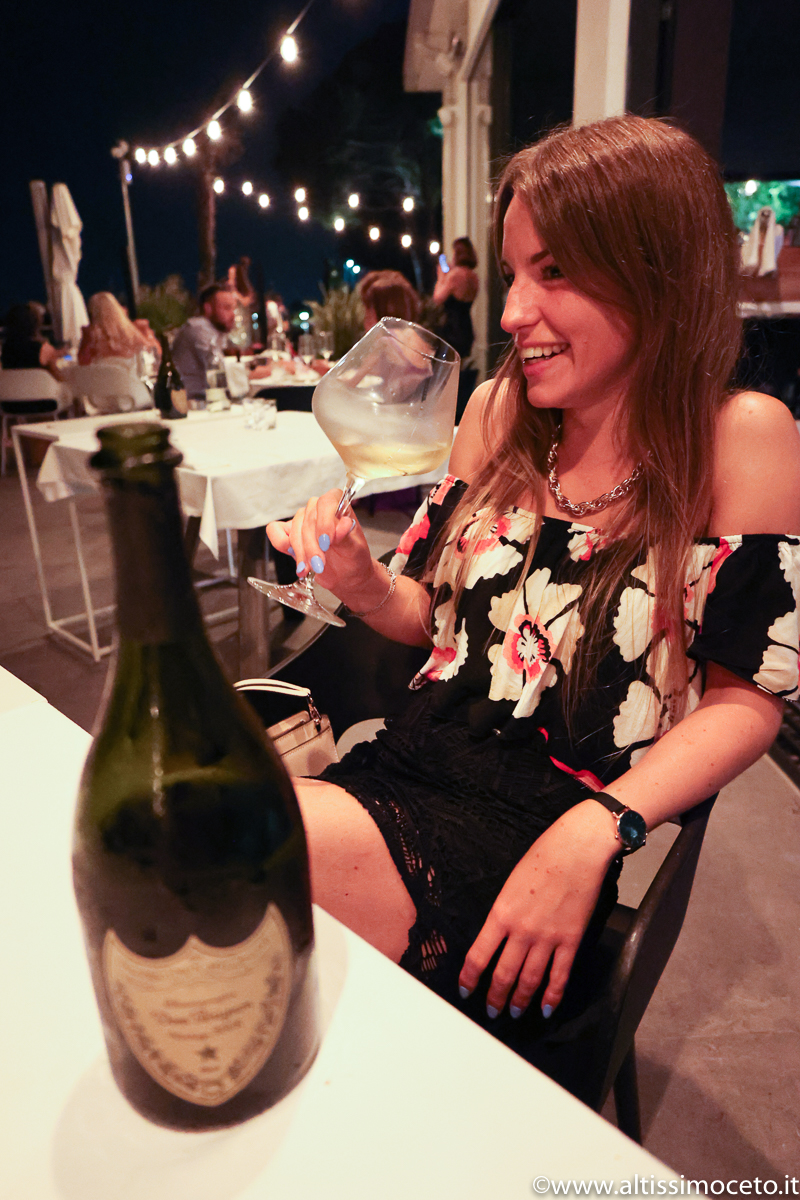 Nella meravigliosa cornice della “Località Spiaggia D’Oro”, da sempre un punto di riferimento per gli abitanti di Desenzano, trovate FAM, un’oasi di benessere e relax affacciata sul lago di Garda

#viaggiatoregourmet #altissimoceto #FAM #FAMdesenzano #LaurentPiccini #FAMlifestyle