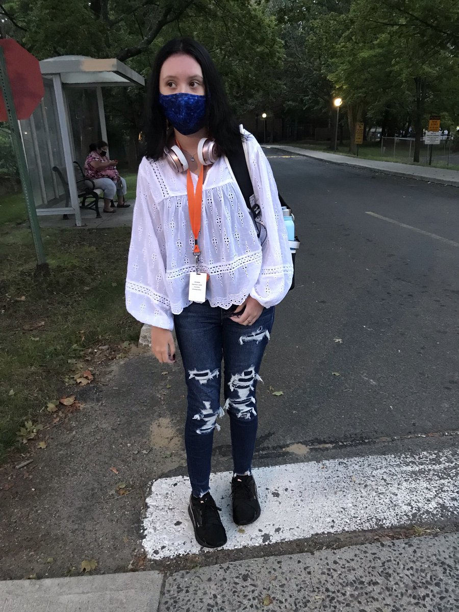 maxiemac22's tweet photo. First day of Junior year 8/30/21 https://t.co/TZeAJsaBJx