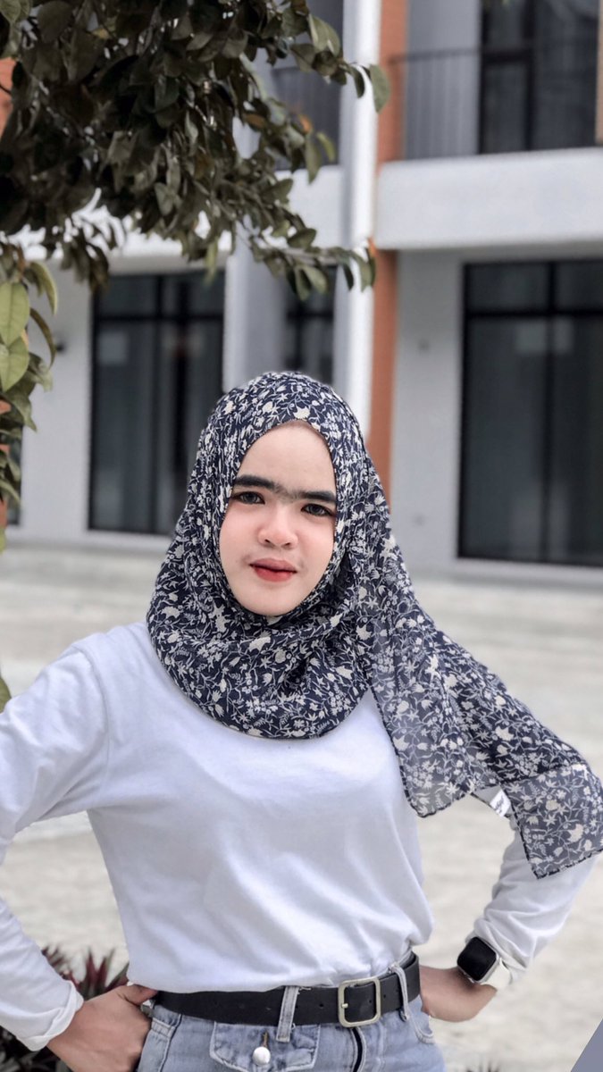 มีคนบอกลุคดูเจ้าชู้ ก็เลยนั่งดีกว่า 🪑 ⸝⸝

#แคปชั่น2021 #คําคมความรู้สึก