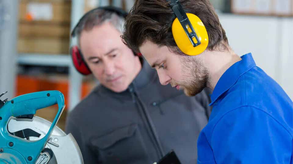 EarProtection's tweet photo. When Should You Wear Ear Protection – [EarProtectionHeadphones] https://t.co/AlOtyUQjaQ