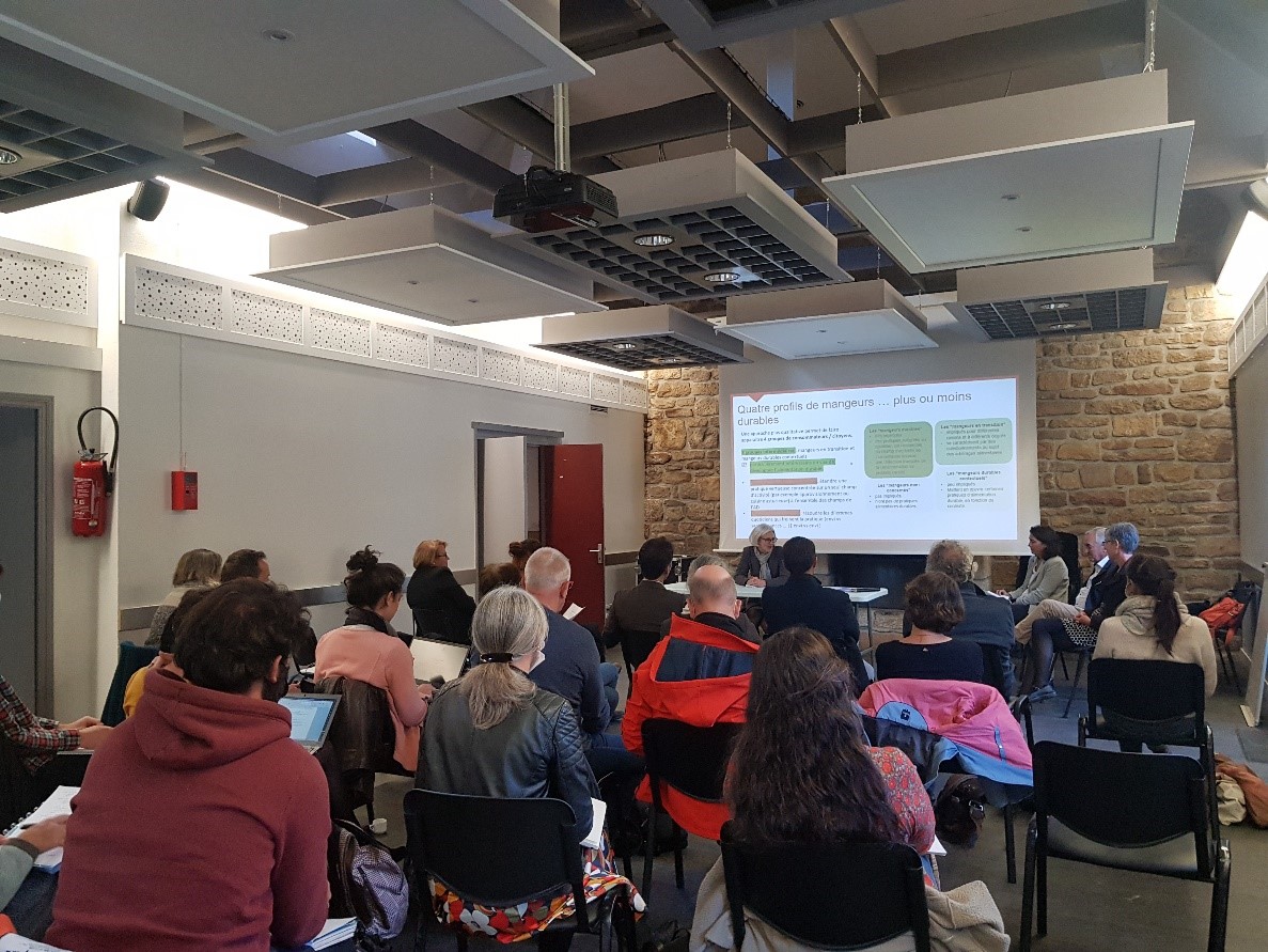 UBS_universite's tweet photo. 🥦 Clôture du projet de recherche #AlimDurable par des chercheurs UBS & @UBO_UnivBrest, membres du laboratoire @Labo_LEGO. Le projet portait sur l’étude des pratiques d’#alimentation #durables & les leviers 🌱
🥕 Expérimentations & résultats ➡️ https://t.co/MUc2W94TRN 🔍 https://t.co/itimEJ40ui