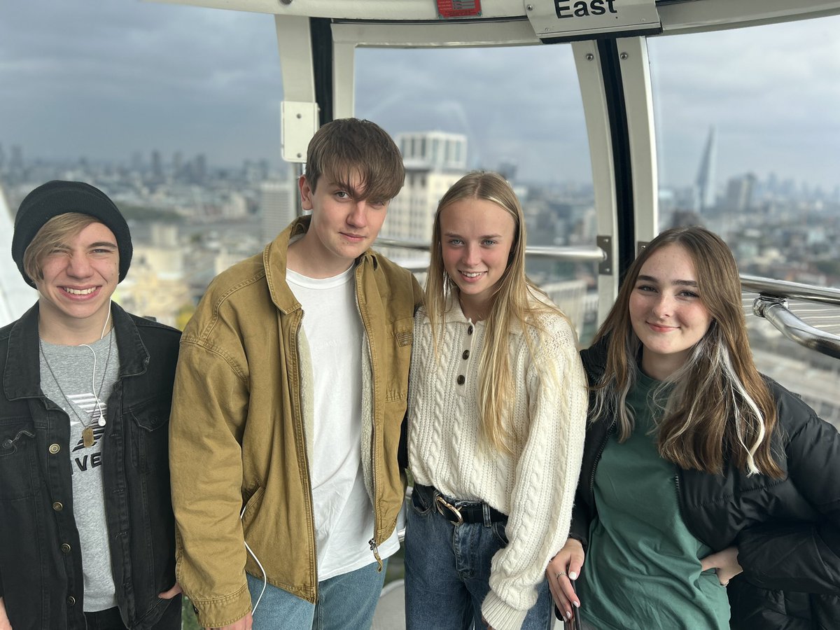 EA_expressive's tweet image. Some fantastic views of London on @TheLondonEye Now for a walk and tour through some iconic London locations. @elizabethanac