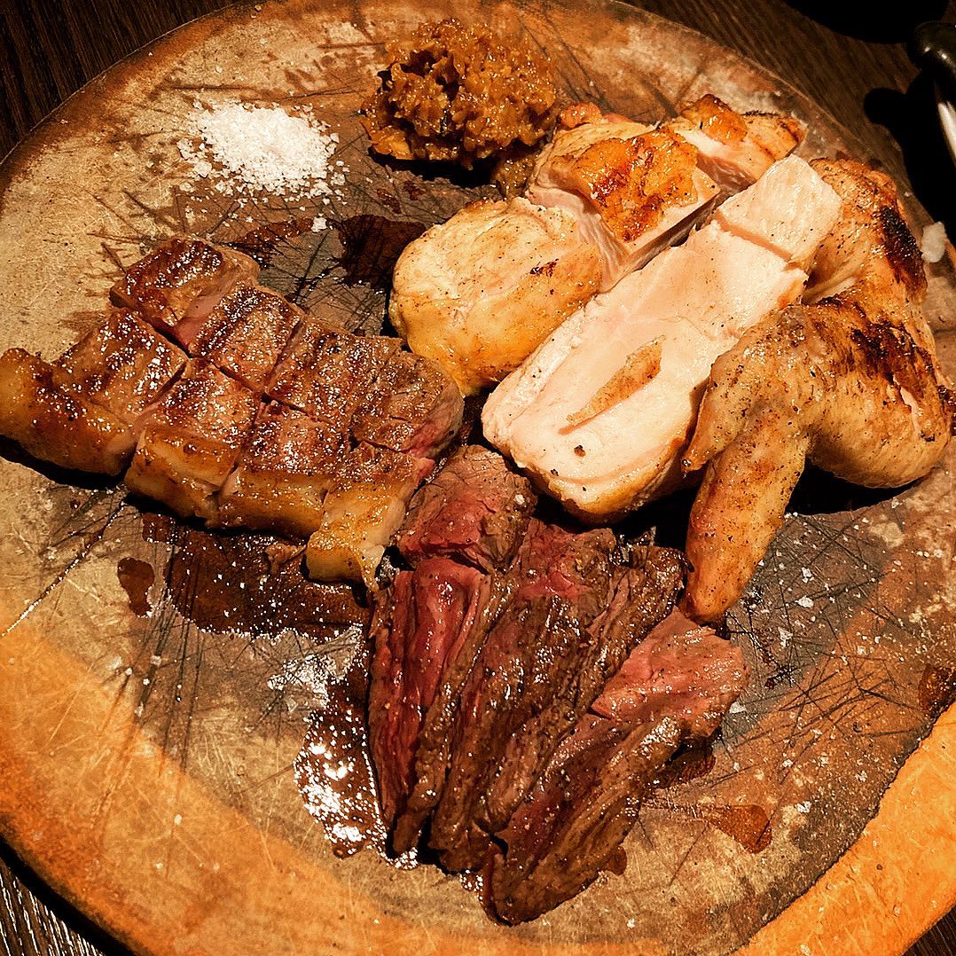 Higrock's tweet photo. 新たなる希望(ロシア語意訳)
#激ウマな肉
#ソーセージも激ウマ
#パテも激ウマ
#芽キャベツのソテーも激ウマ
#アンチョビポテトも激ウマ
#Ryoさん最高
#シアターギルド代官山の帰りはココ激オススメです
#LB8 https://t.co/sfjiT6dJBy https://t.co/fkzIOepdFl