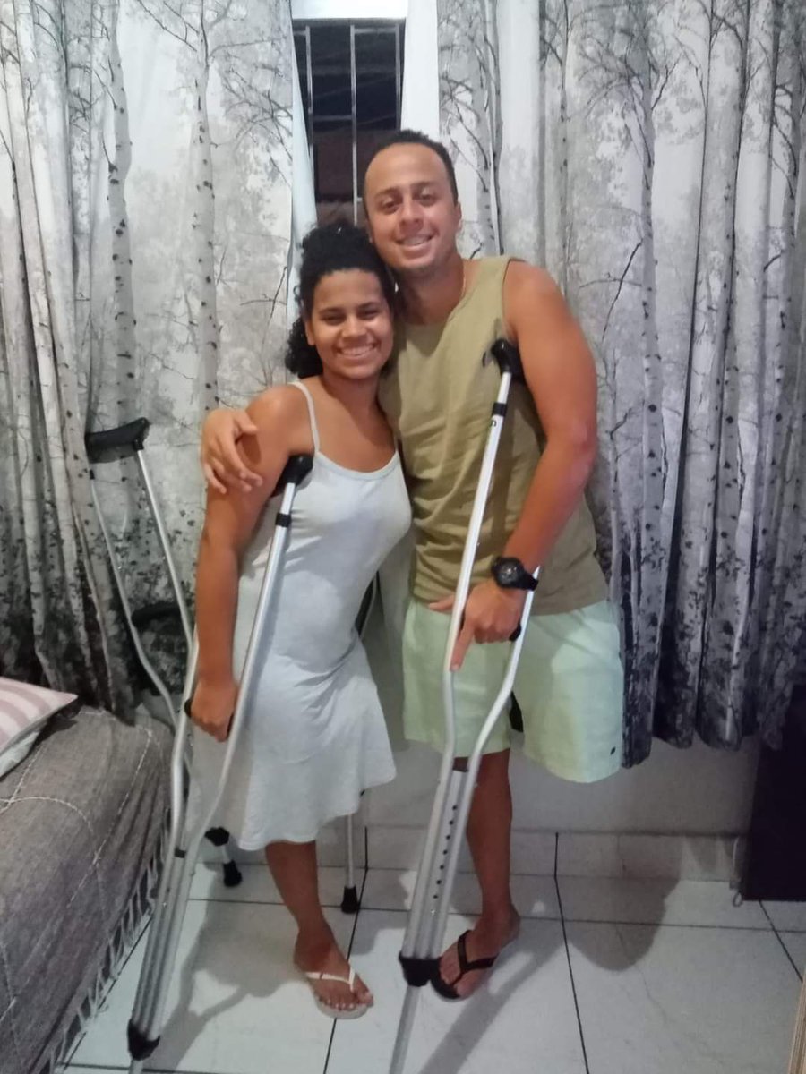 MarcelyFreitas7's tweet photo. Boa tarde pessoal , meu irmao e minha cunhada sofreram um acidente de moto por causa de um motorista imprudente teve que amputar as pernas esquerdas eles fizeram uma vaquinha online pra qm puder esta ajudando Pra compra as proteses  qualquer quantia sera bem vinda e p quem+ https://t.co/aBHUwHtxsb