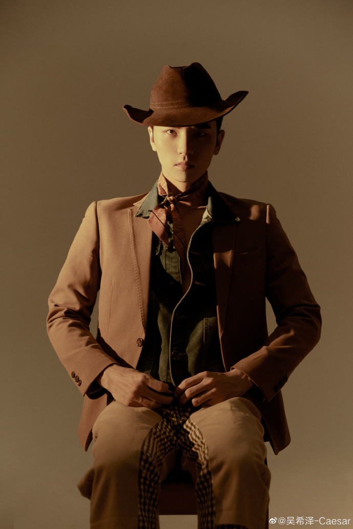 ลงรูปน้องให้หายคิดถึงไปเลยดีกว่า 

#HappyWuXiZeDay
#吴希泽 #wuxize #CaesarWu