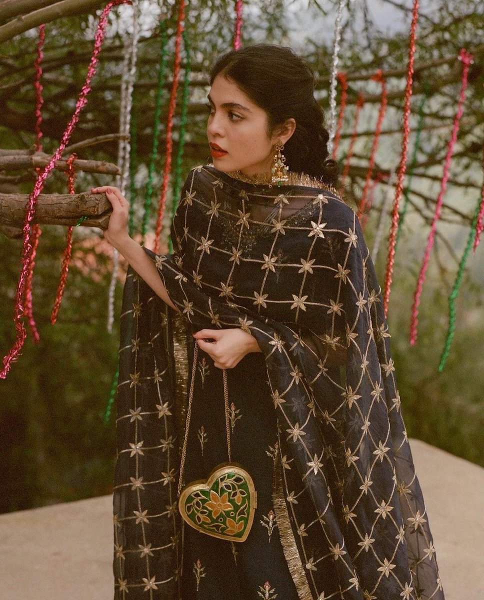 ripembr's tweet photo. a desi wedding in the woods is all i stan https://t.co/pqgeuD79pv