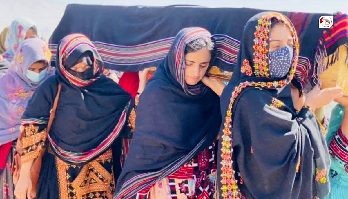 ShahzadBaloch_'s tweet photo. Standing strong with much height
And a little darkness from night, 
She finds clarity in the light.
Growing taller, for that she will fight.

#BalochWomen #Quetta #Balochistan 
#13NovemberBalochMartyrsDay https://t.co/fpQ2V4mwN7