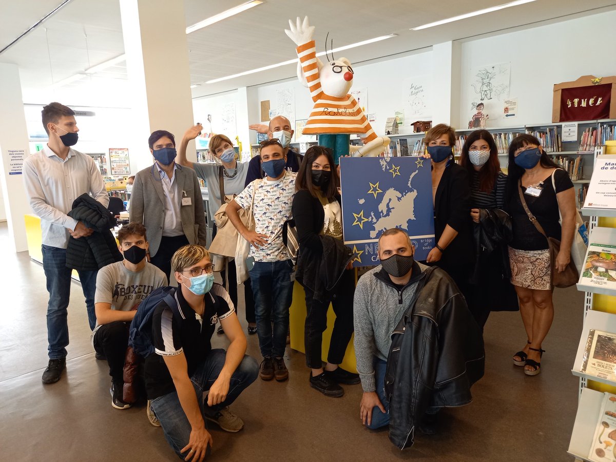 BibliotequesVNG's tweet photo. Avui els participants a les jornades "Net-Med: Bridge of books" han visitat les biblioteques de Vilanova i la Geltrú
Projecte internacional per crear una biblioteca europea per a joves participat per Canyelles i Olesa de Bonesvalls
https://t.co/dB0N3K3EWn
#NetMed #Bridgeofbooks https://t.co/lbzIjSLNKU