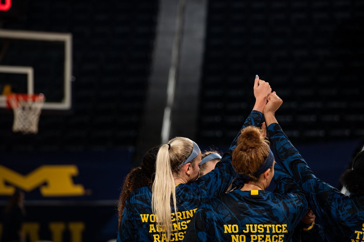 umichwbball's tweet photo. "We, as student-athletes, have the opportunity to speak out about what we believe in."

#NCAAInclusion #MyPlatformMyVoice https://t.co/FTPxVtXryh